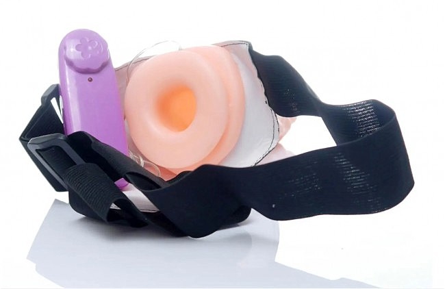     BOSS — Adrian Hollow Strap-on vibrating, BS4600009