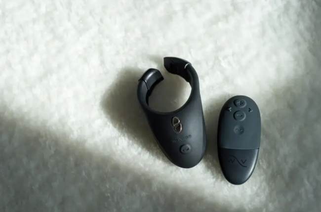         We-Vibe Tease Us Bond + Moxie