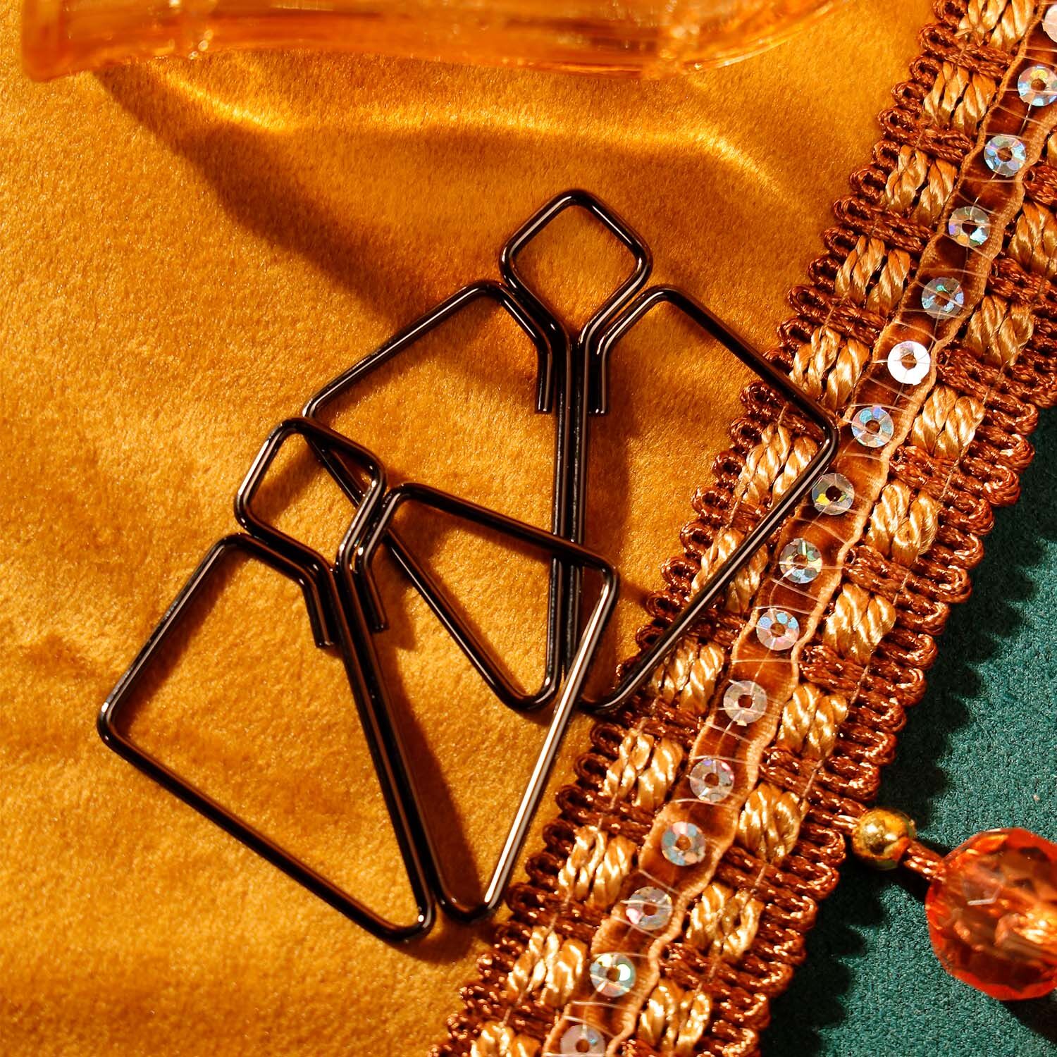    LOCKINK Nipple Clamps