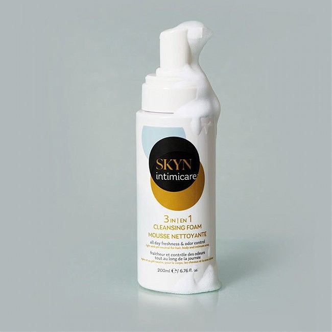     SKYN Intimicare 3 in 1 Cleansing Foam, 200 